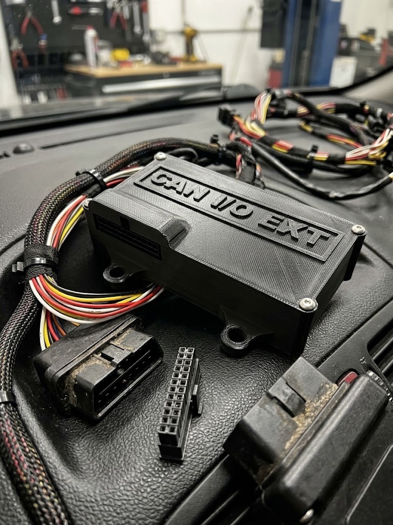 Mazduino CAN IO Extender dengan konektor kabel Molex 24 pin