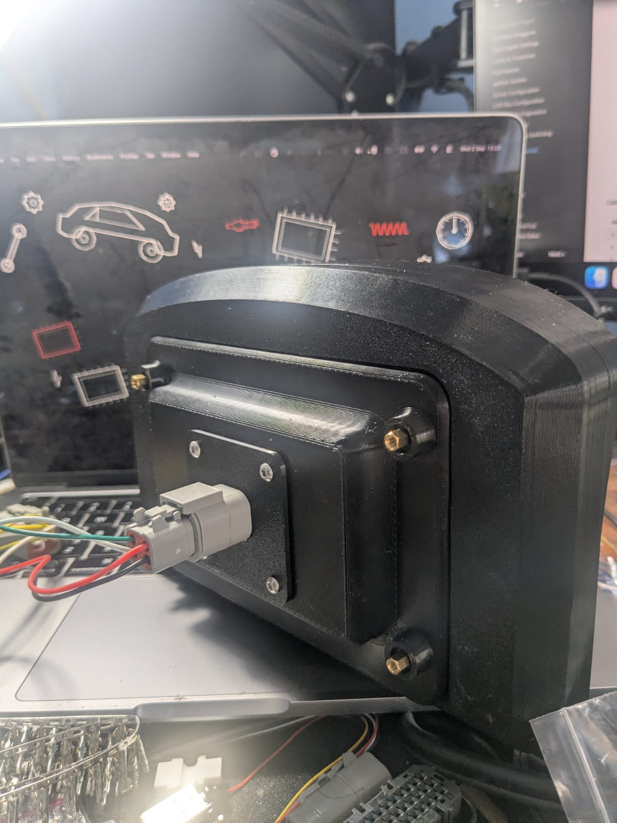 Sisi belakang Racedash Pro M7