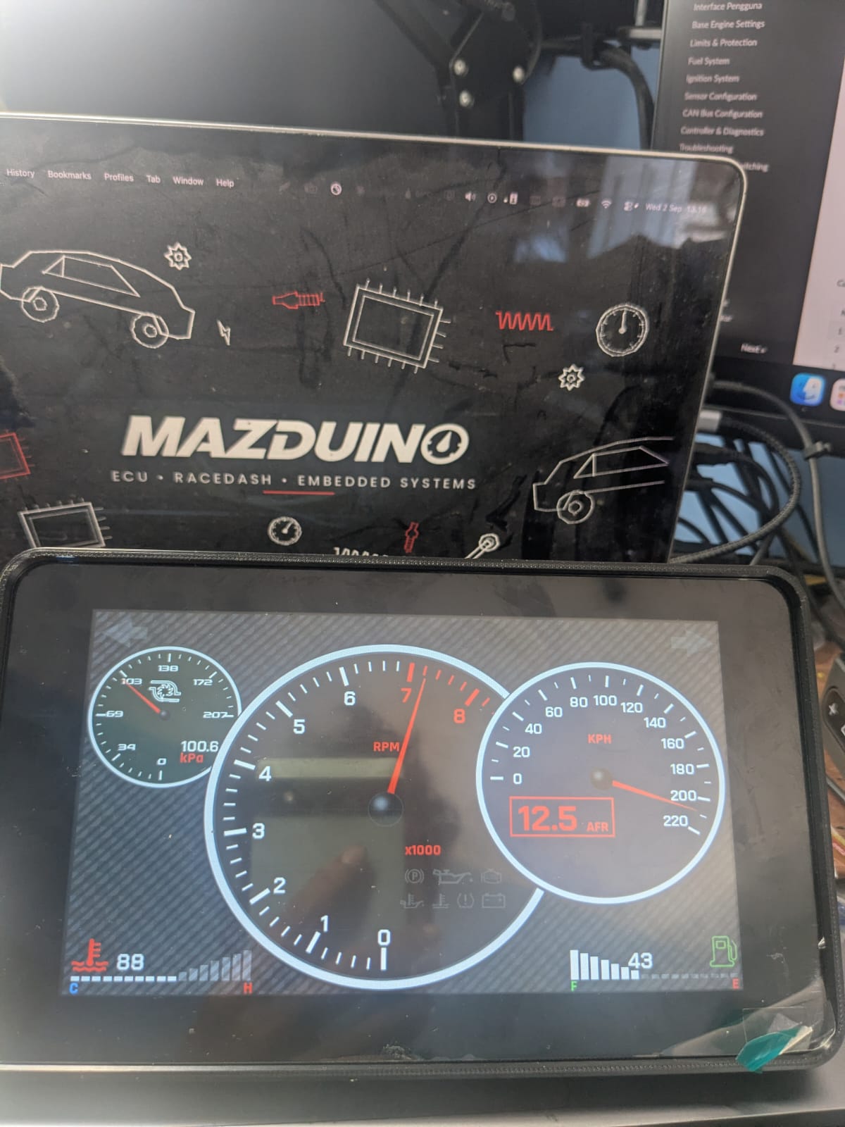 Tampilan dashboard Racedash Pro